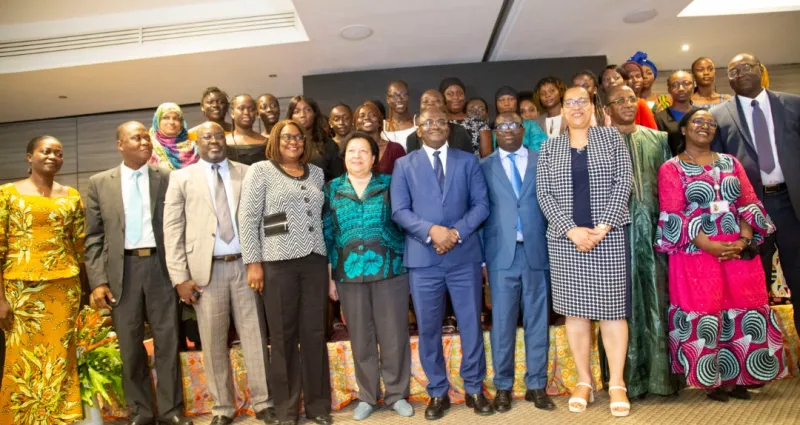 promotion-de-l-excellence-le-fonsti-met-a-l-honneur-23-etudiantes-scientifiques