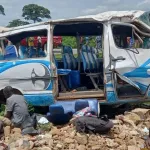 accident-le-pneu-d-un-massa-eclate-le-vehicule-se-renverse-des-blesses-graves-plusieurs-morts-dont-l-apprenti