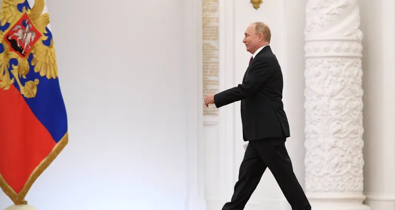 economie-guerre-en-ukraine-vladimir-poutine-l-occident-souffre-plus-des-sanctions-que-moscou