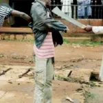 koumassi-4-microbes-arrachent-2-dents-d-un-eleve-avec-des-bouteilles-cassees