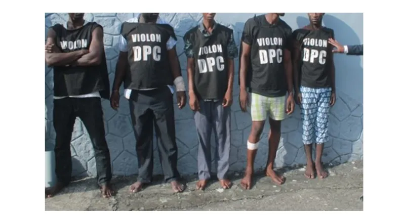 cote-d-ivoire-de-redoutables-braqueurs-arretes-leurs-armes-decouvertes-dans-un-sac-non-loin-d-un-corridor