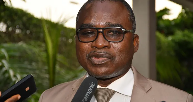 apres-son-accident-le-maire-de-bouafle-rend-visite-a-bedie-et-fait-de-grandes-revelations