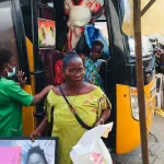 cote-d-ivoire-crise-2010-2011-plus-de-300-ivoiriens-exiles-regagnent-abidjan