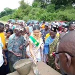 botro-kenza-attie-deuxieme-dauphine-miss-cote-d-ivoire-2021-offre-un-orphelinat-au-village-de-bamela