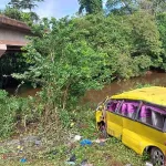 divo-un-mini-car-de-transport-chute-du-haut-du-pont-boubo-et-fait-plusieurs-morts-et-des-blesses-graves