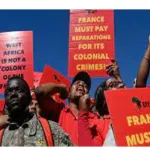 afrique-du-sud-des-centaines-de-manifestent-contre-la-presence-de-la-france-sur-le-continent