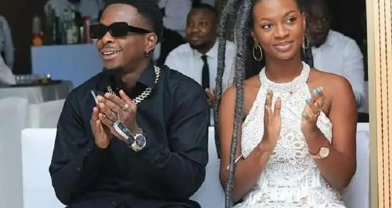 release-party-didi-b-honore-sa-fiancee-et-annonce-la-date-de-leur-mariage