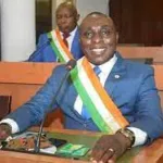 l-honorable-kakou-brou-reconnaissant-merci-a-papa-ado-pour-ce-grand-geste-inestimable-a-l-endroit-d-un-ami