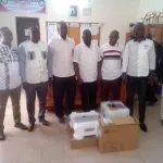 action-sociale-des-anciens-eleves-des-lycees-1-et-2-de-bouafle-font-d-importants-dons