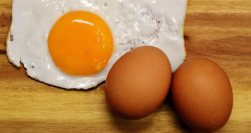 astuces-voici-5-aliments-qui-pourraient-ralentir-l-apparition-precoce-de-cheveux-blancs