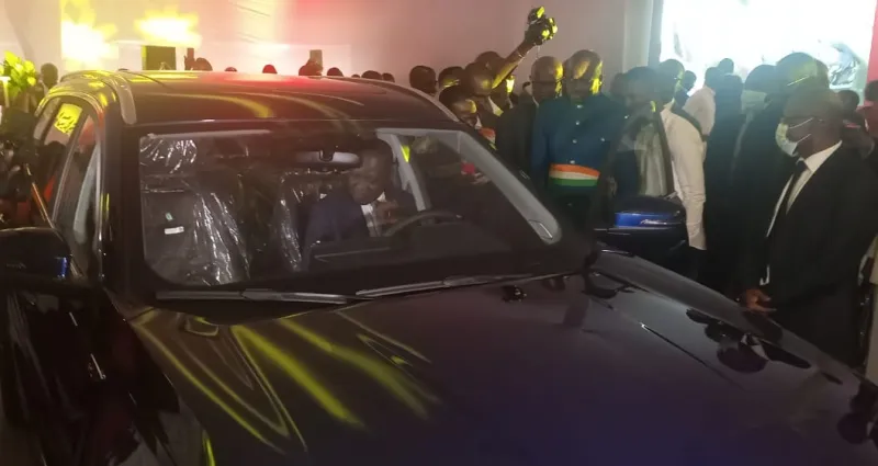 transport-le-ministre-amadou-kone-accueille-un-nouveau-constructeur-de-vehicules