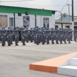 ecole-de-gendarmerie-d-abidjan-plus-de-1200-eleves-sous-officiers-presentes-au-drapeau