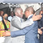 assemblee-nationale-pierre-dimba-et-ses-parents-felicitent-adama-bictogo-apres-son-election
