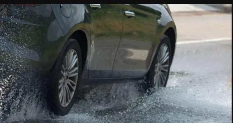 quelques-conseils-pour-conduire-en-toute-securite-pendant-la-saison-des-pluies
