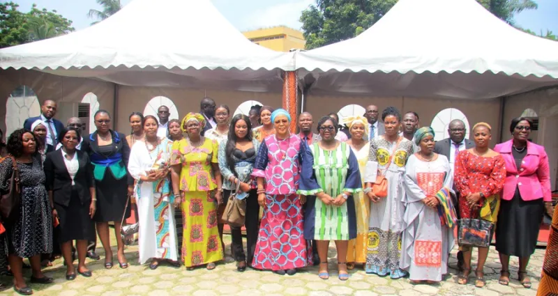 renforcement-des-capacites-la-fondation-awi-lance-un-incubateur
