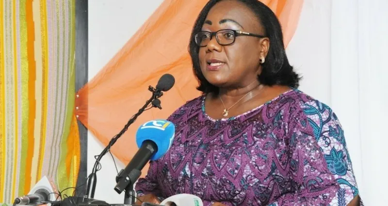 cote-d-ivoire-greve-annoncee-des-fonctionnaires-la-ministre-anne-ouloto-desamorce-une-bombe