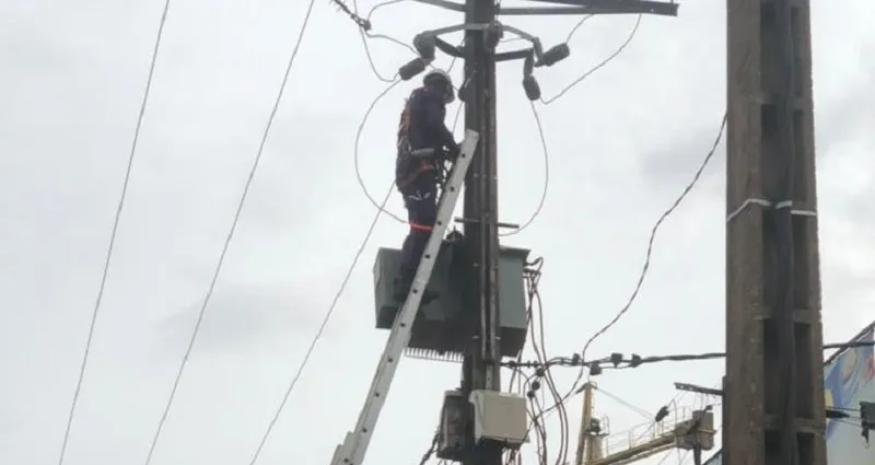 pluies-diluviennes-les-equipes-de-la-cie-sur-le-terrain-pour-retablir-l-electricite-des-zones-sinistrees