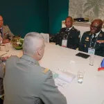 renforcement-des-capacites-operationnelles-le-chef-d-etat-major-lassina-doumbia-au-salon-de-l-armement-de-paris