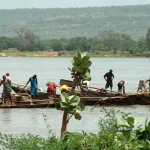 grand-lahou-une-pirogue-artisanale-de-peche-avec-15-personnes-a-bord-chavire-a-l-embouchure-de-lahou-kpanda