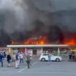 ukraine-frappe-russe-sur-un-centre-commercial-tres-frequente-au-moins-10-morts-et-40-blesses