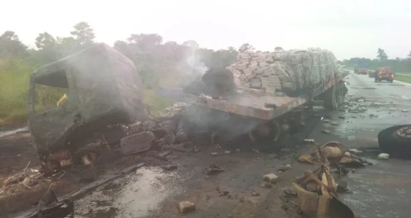 autoroute-du-nord-grave-accident-entre-deux-camions-un-incendie-se-declenche-le-bilan