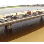 drame-un-motard-chute-dans-la-lagune-depuis-le-pont-hkb-les-secours-alertes