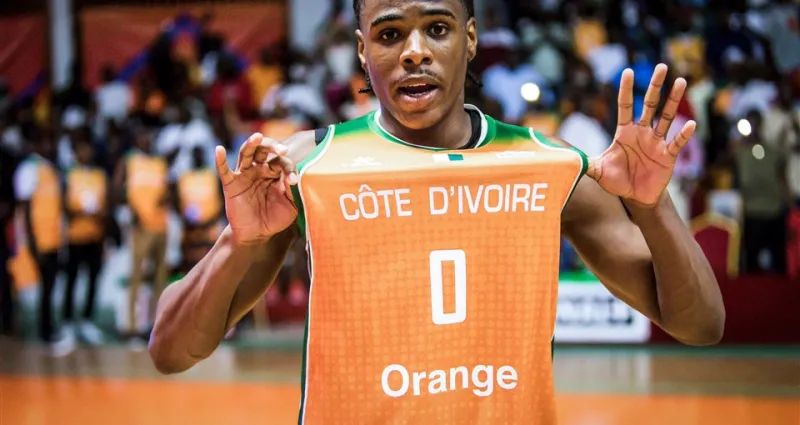 basket-elephants-irresistible-assemian-moulare-marque-son-territoire-portrait-de-l-arriere-de-19-ans