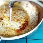 astuce-cuisine-les-raisons-de-ne-plus-verser-de-l-eau-froide-sur-une-poele-chaude