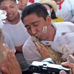 un-maire-epouse-un-crocodile