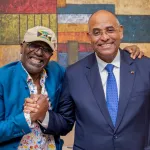 a-la-veille-de-son-concert-alpha-blondy-recoit-le-soutien-du-premier-ministre-patrick-achi