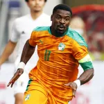 football-mercato-trois-clubs-veulent-serge-aurier-le-capitaine-des-elephants-va-faire-son-choix