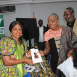 marcelle-wingod-dedicace-son-livre-reves-de-combattantes-un-instrument-pour-la-promotion-du-genre