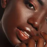 astuce-beaute-donner-de-l-eclat-a-sa-peau-noire-avec-des-astuces-simples