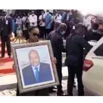 cote-d-ivoire-l-ex-ministre-alphonse-douati-inhume-a-abidjan-le-recit-de-l-ultime-separation