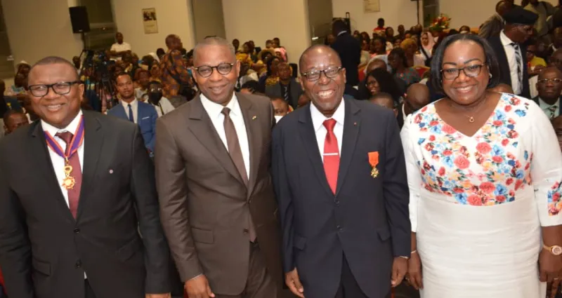 ordre-du-merite-de-la-communication-le-ministre-amadou-coulibaly-rend-hommage-aux-58-recipiendaires