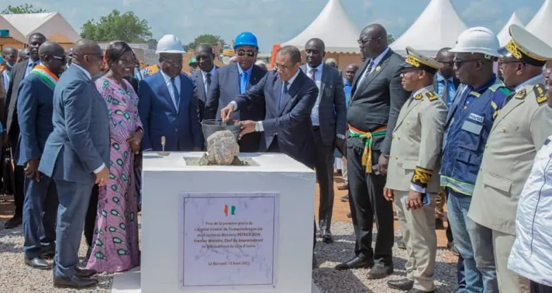 infrastructures-sanitaires-le-pm-patrick-achi-pose-la-premiere-pierre-du-chr-de-ouangolodougou