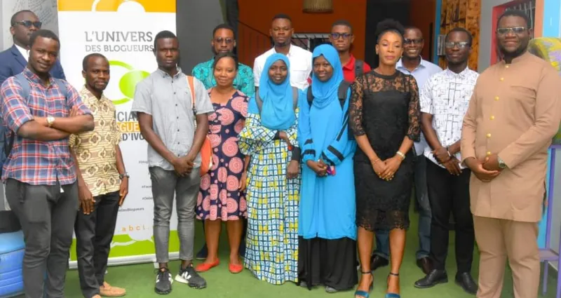 weblogue-les-blogueurs-de-cote-d-ivoire-apportent-leur-expertise-aux-jeunes