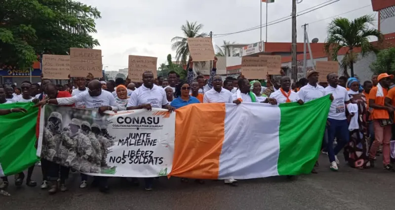 49-soldats-ivoiriens-ecroues-au-mali-des-jeunes-de-la-conasu-font-suspendre-des-concerts-d-artistes-maliens
