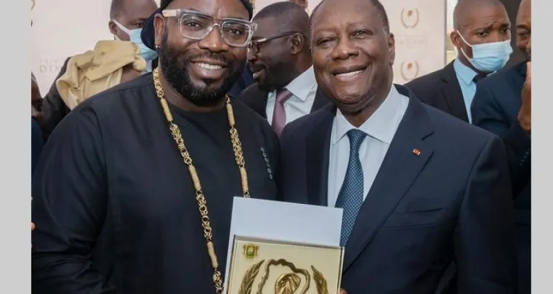 prix-d-excellence-l-agence-laureate-du-prix-developpement-de-la-communication-distinguee-par-le-chef-de-l-etat