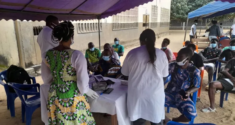 yaou-bonoua-la-fondation-abassoh-darius-okon-organise-une-campagne-de-depistage-du-diabete-et-de-l-hypertension