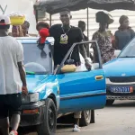 transports-plus-d-arrets-anarchiques-pour-les-woros-woros-et-gbakas-a-yopougon-ce-qui-a-ete-decide