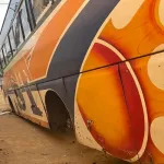 abobo-un-car-d-une-compagnie-de-transport-vole-pres-d-un-commissariat-et-retrouve-sans-7-de-ses-roues