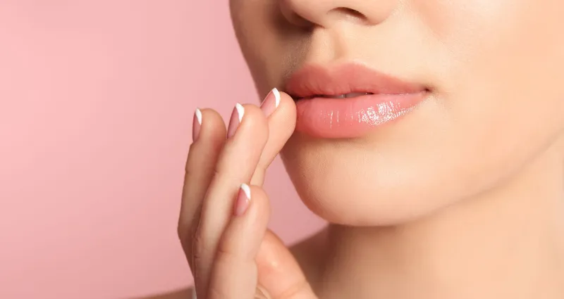 soin-des-levres-5-astuces-pour-avoir-naturellement-des-levres-roses