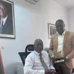 n-da-kouame-lemissa-presente-sa-distinction-a-son-parrain-drissa-kone-conseiller-special-a-la-presidence