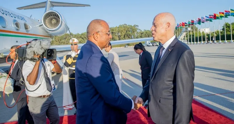 ticad-8-la-delegation-ivoirienne-conduite-par-le-premier-ministre-patrick-achi-est-arrivee-a-tunis
