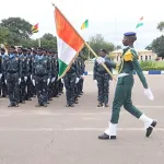 affaires-maritimes-et-portuaires-717-nouveaux-officiers-et-sous-officiers-presentes-au-drapeau