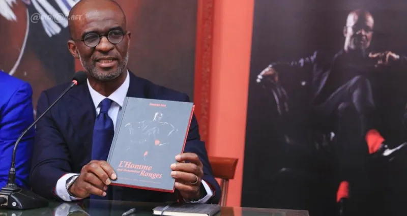 dedicace-de-l-homme-aux-chaussettes-rouges-stanislas-zeze-met-un-point-d-honneur-au-changement-des-mentalites