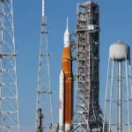 mission-artemis-le-decollage-de-la-nouvelle-fusee-de-la-nasa-reporte-a-vendredi