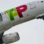 guinee-conakry-un-avion-de-tap-air-portugal-tue-un-motard-lors-de-son-atterrissage