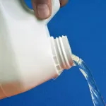 entretien-menager-quatre-erreurs-a-ne-plus-commettre-avec-de-l-eau-de-javel